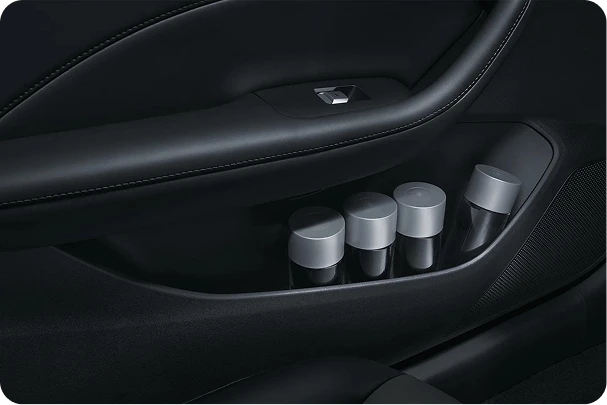 Espacio de almacenamiento en la puerta