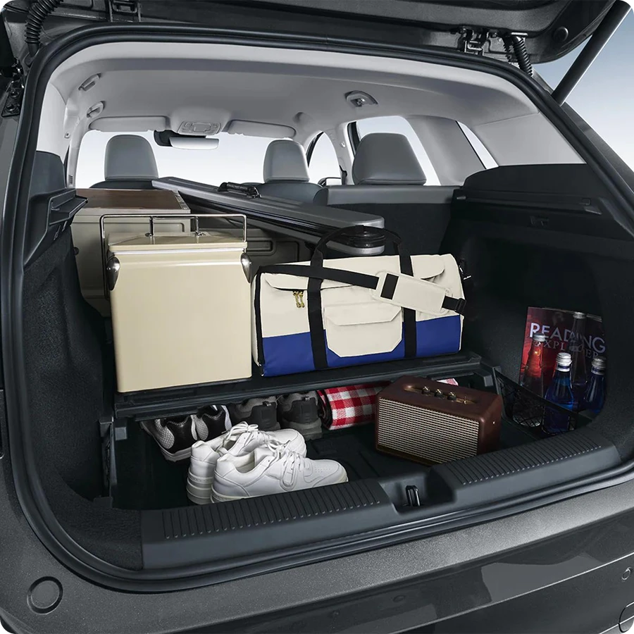 Maletero espacioso del MG55 EV lleno de equipaje y cajas